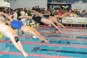 Thomas Ceccon brilla allo Swimmeeting Alto Adige